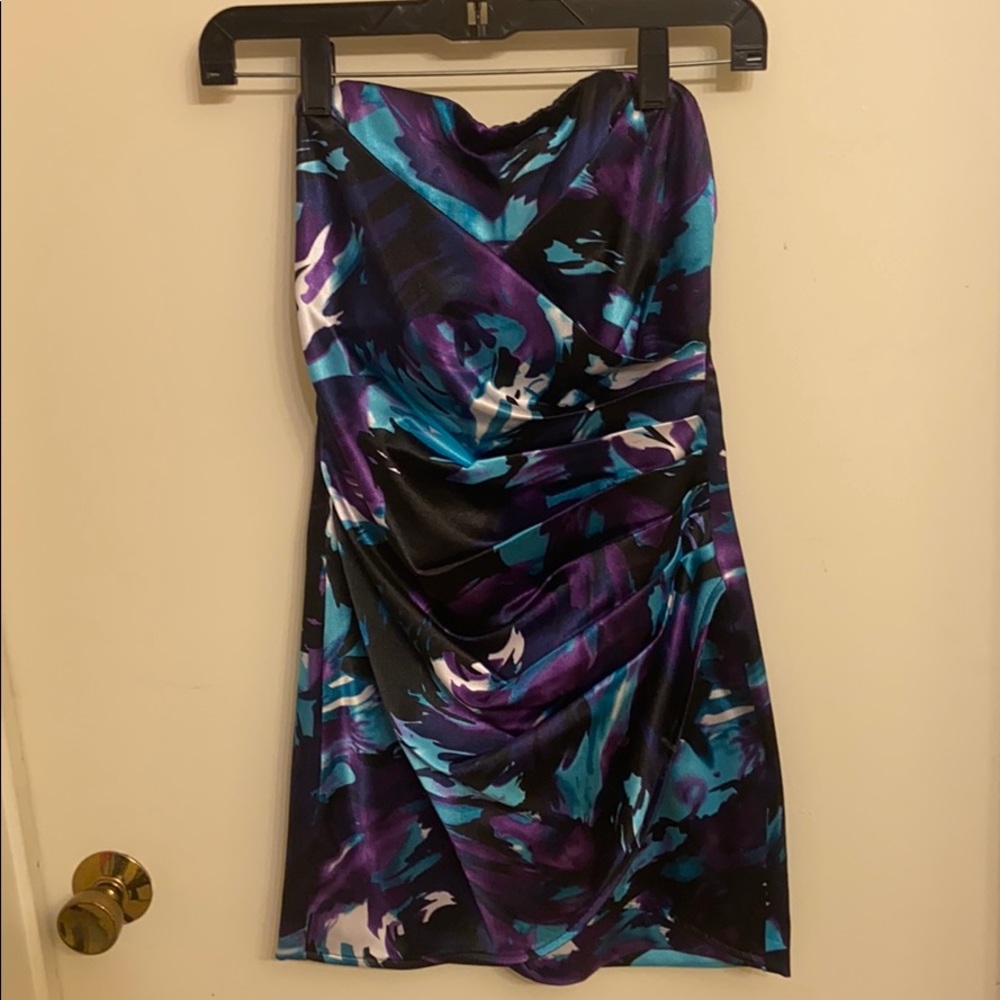 Women’s strapless dress